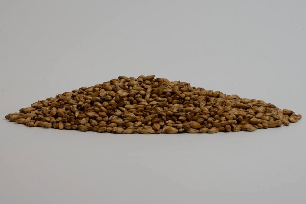 Heaped pile of Medium Crystal Malt